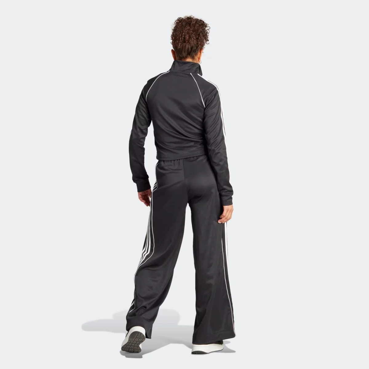 ia3147_6_apparel_on-model_back-view_grey-huge-6657a5ffb0424