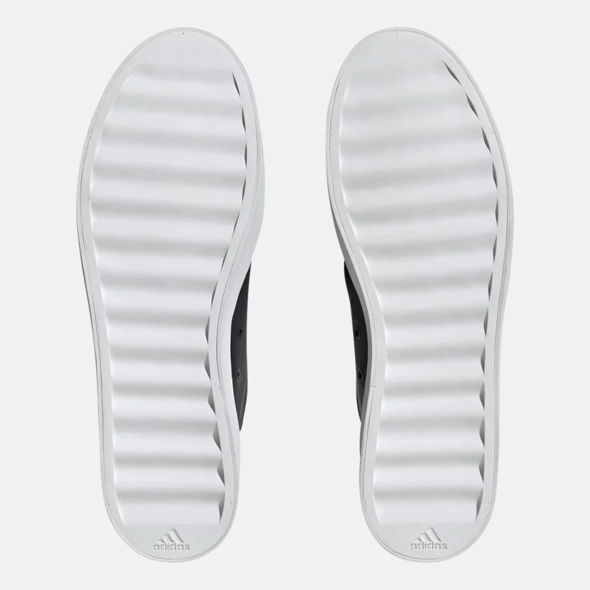 ig0437_4_footwear_photography_bottom-view_transparent-huge-665835efcf341