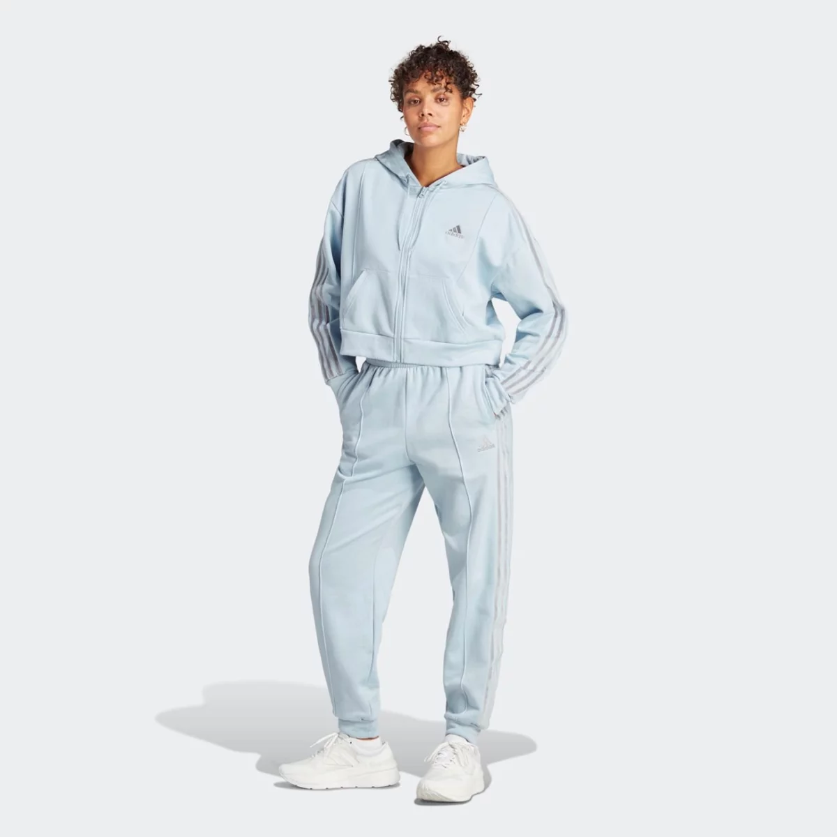 ij8756_4_apparel_on-model_standard-view_grey-huge-6657a64417c34