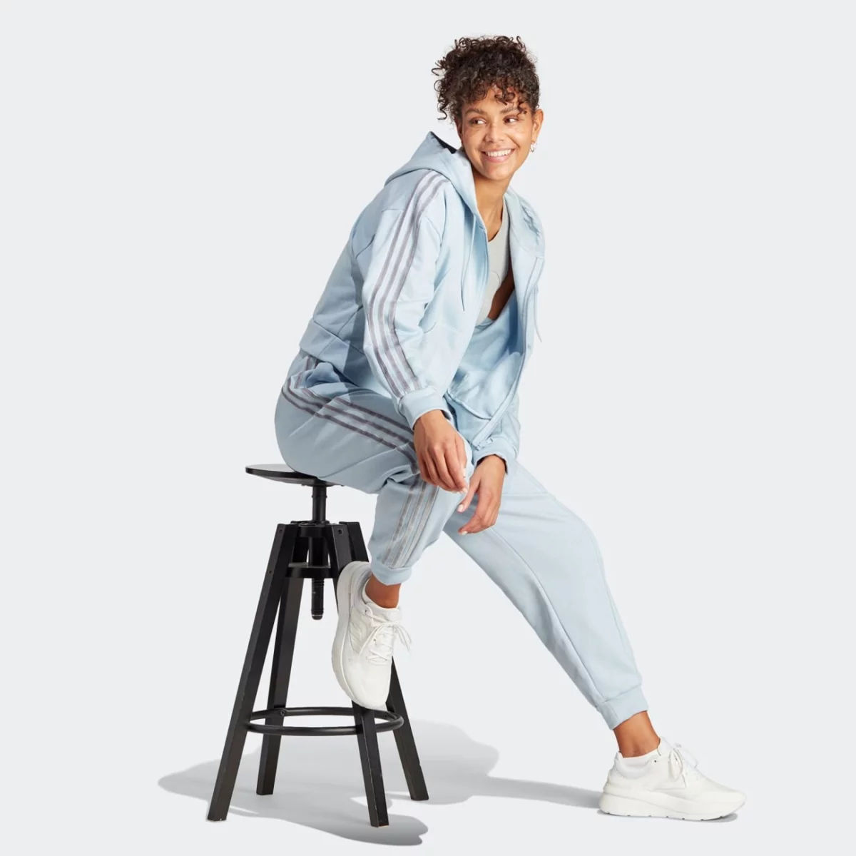 ij8756_7_apparel_on-model_walking-view_grey-huge-6657a646dbfc5