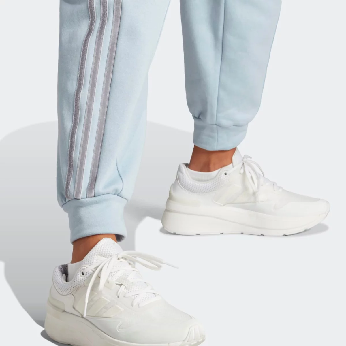 ij8756_9_apparel_on-model_detail-view-2_grey-huge-6657a64a5229a