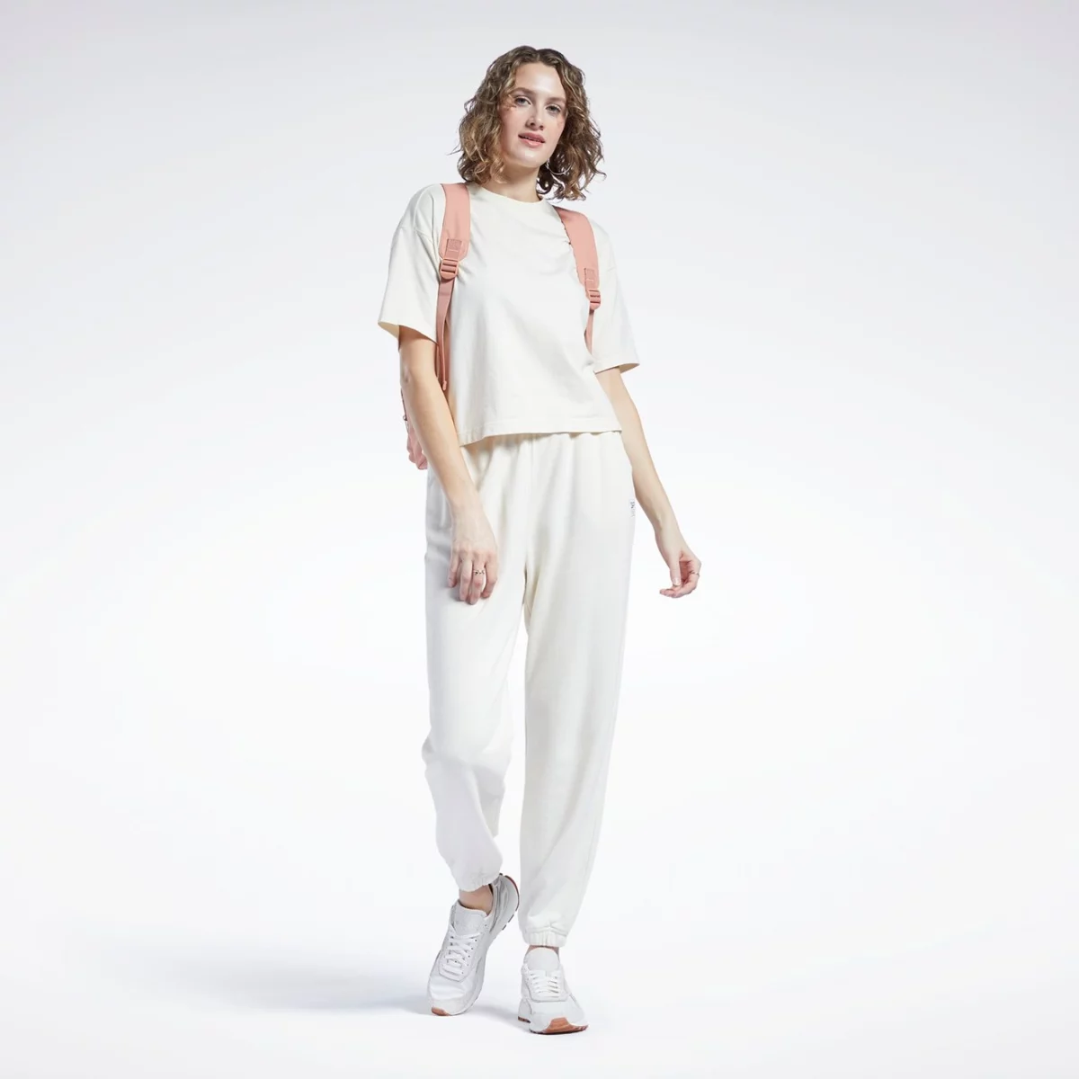 h46810_app_on-model_side_gradient-huge-66577842e9a51