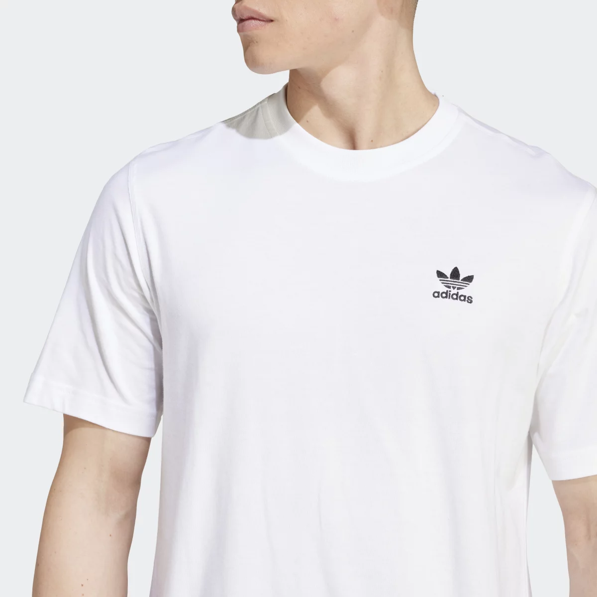 6708e79885428IZ2098_7_APPAREL_On_Model_Detail_View_1_grey