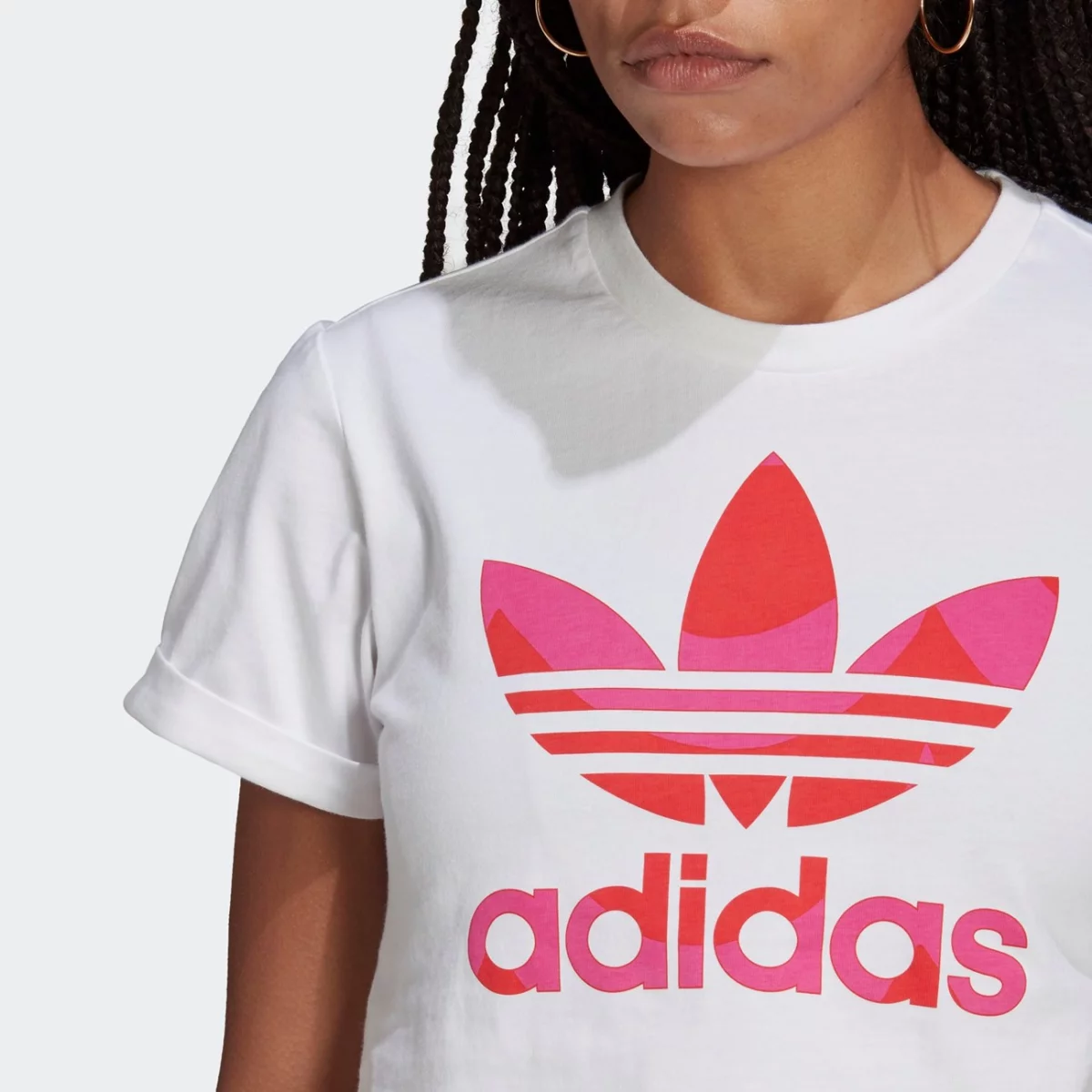 h20482_app_on-model_detail-1_gradient-huge-6657625383701