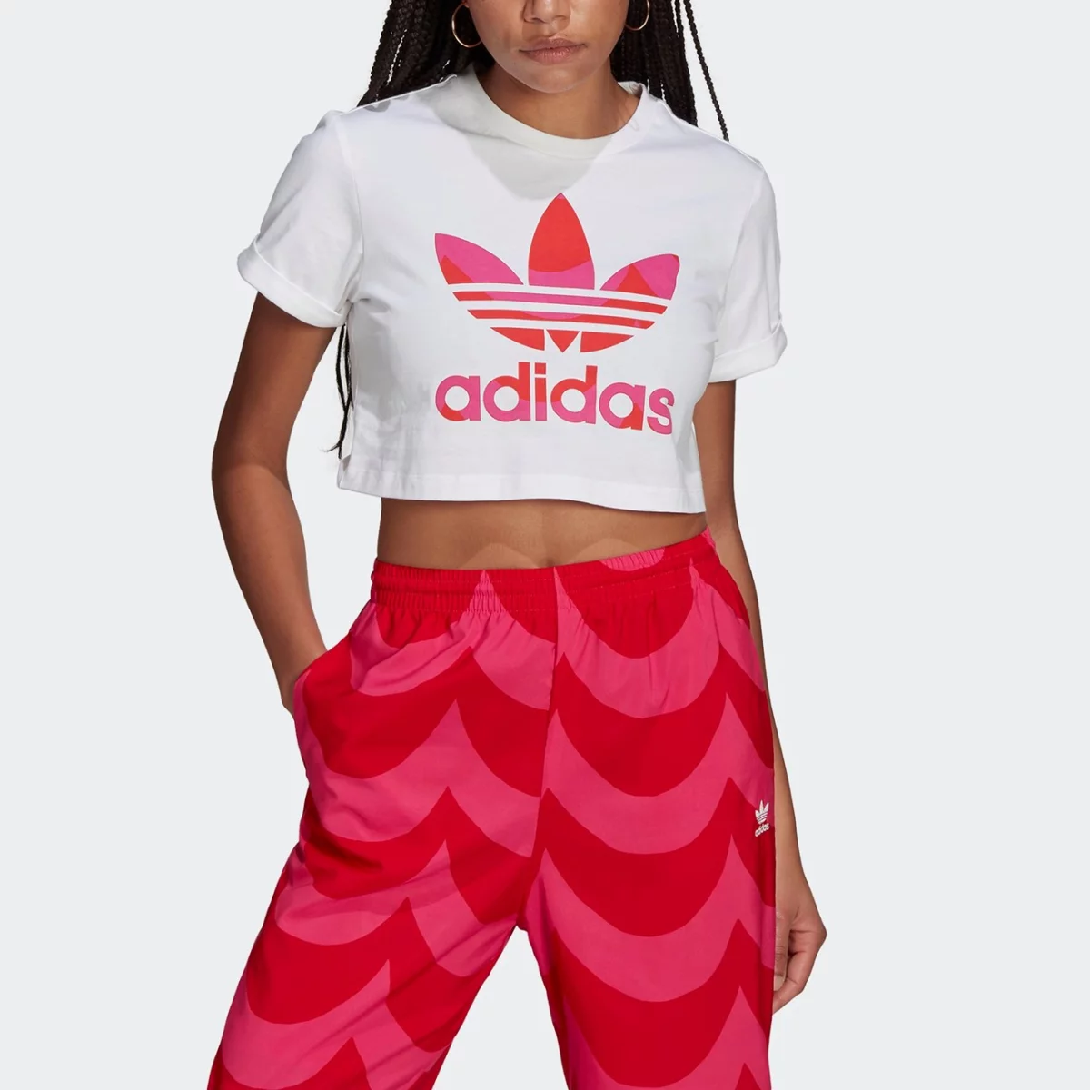 h20482_app_on-model_front_gradient-huge-665762506aed0