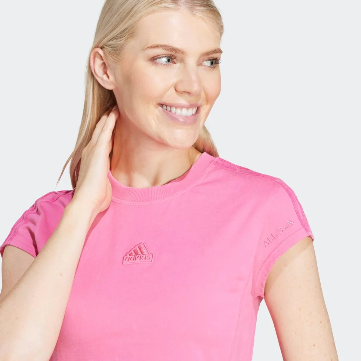 ir8854_7_apparel_on-model_detail-view-1_grey-huge-6657b22bcbba2