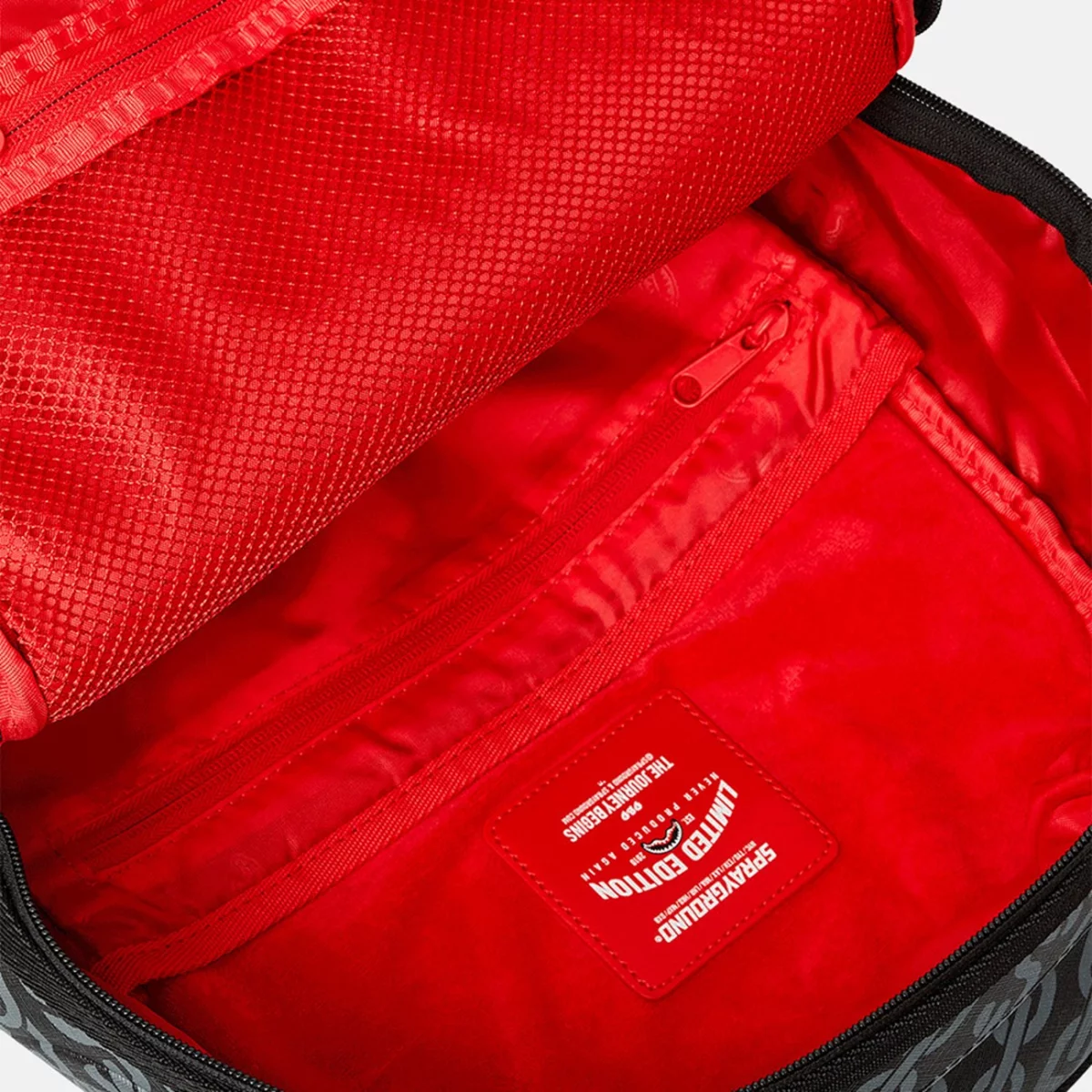 sprayground-sg-chain-dlxsv-backpack-5-huge-66570cf2385cc