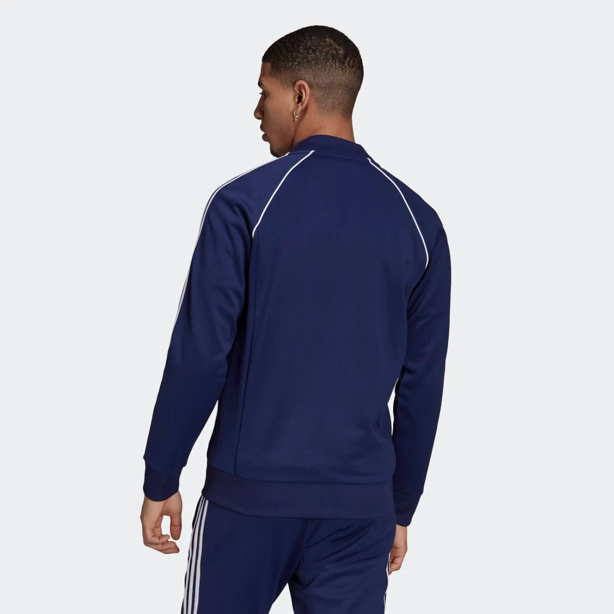 h06710_app_on-model_back_gradient-huge-66576304a68d0