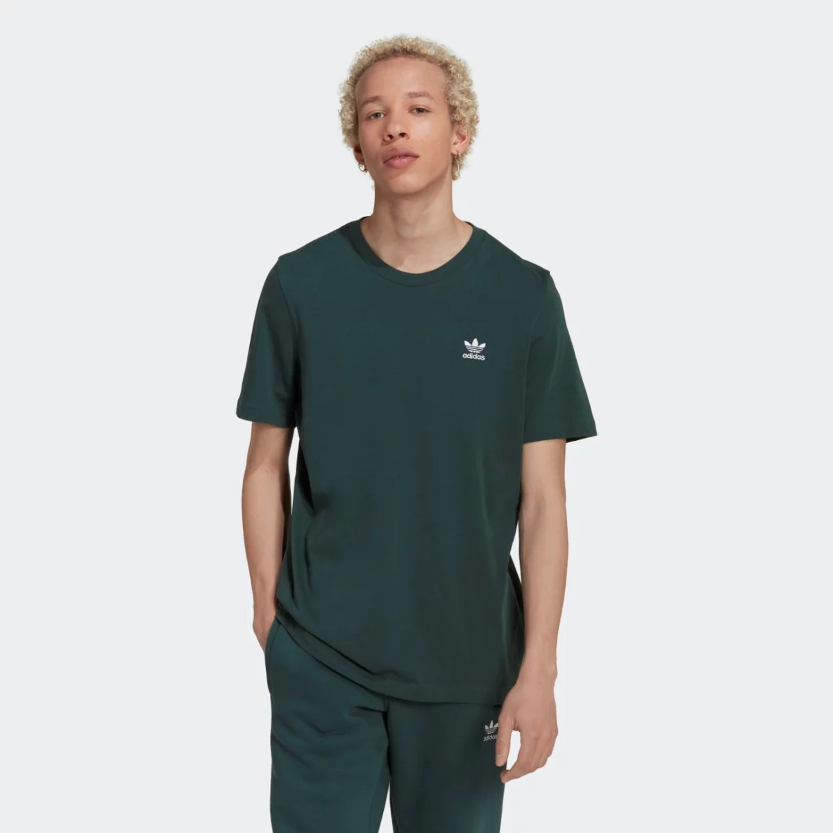 hj7983_3_apparel_on-model_standard-view_grey-huge-66579404de632