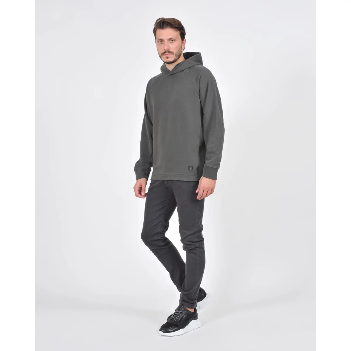dlmh0120f_1118_4-charcoal-huge-665752a32ab17