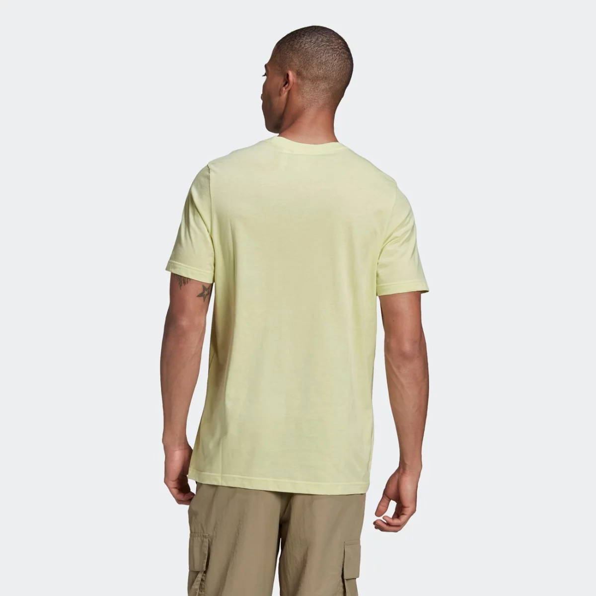 gn3403_app_on-model_back_gradient-huge-665755e82621d