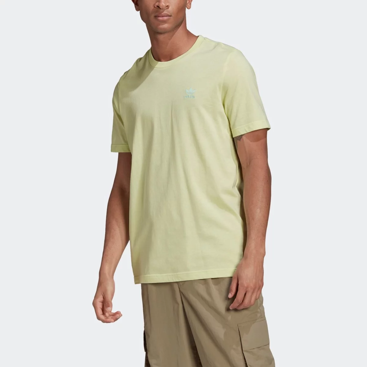 gn3403_app_on-model_front_gradient-huge-665755e9cb575