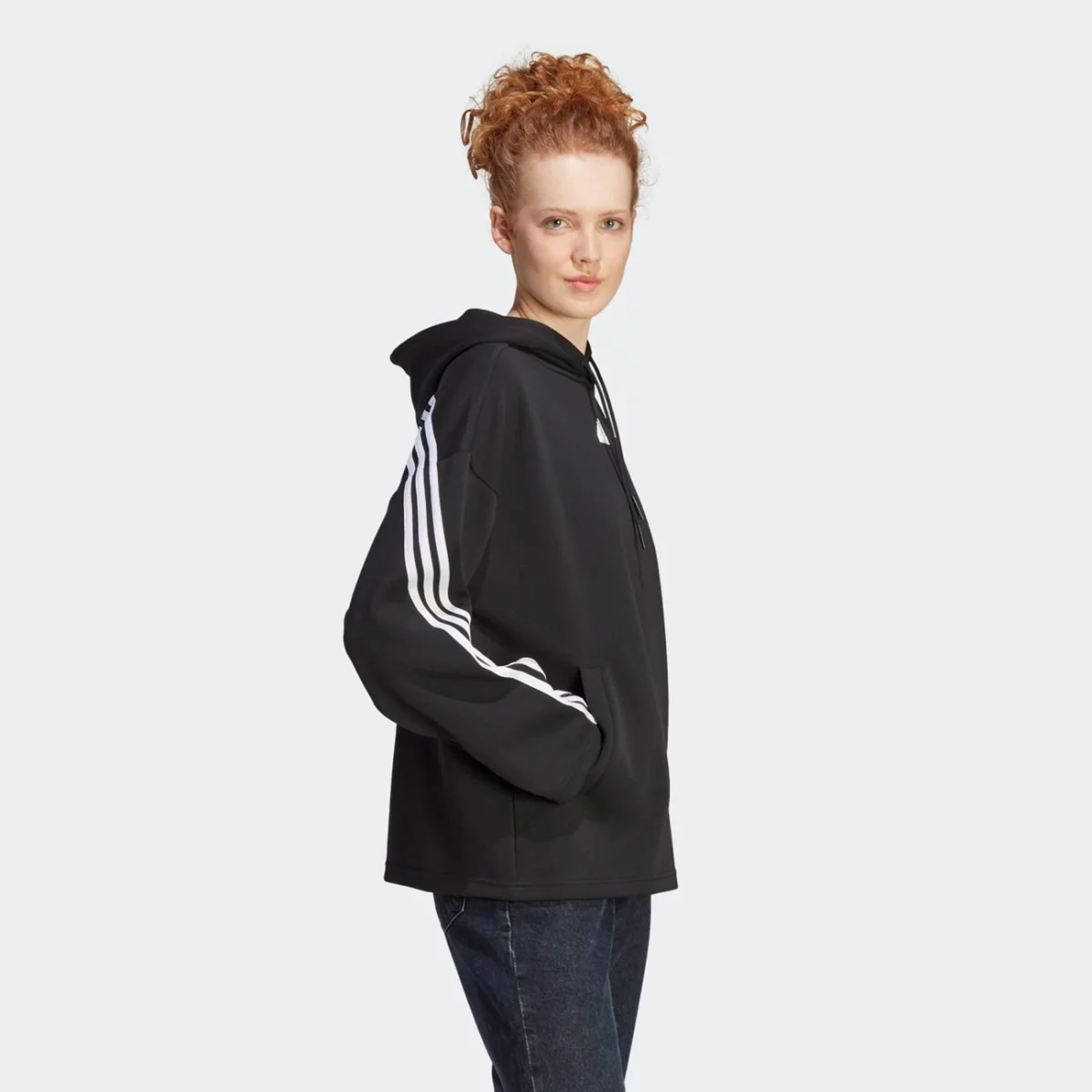 ii8096_6_apparel_on-model_walking-view_grey-huge-6657a80d829fa