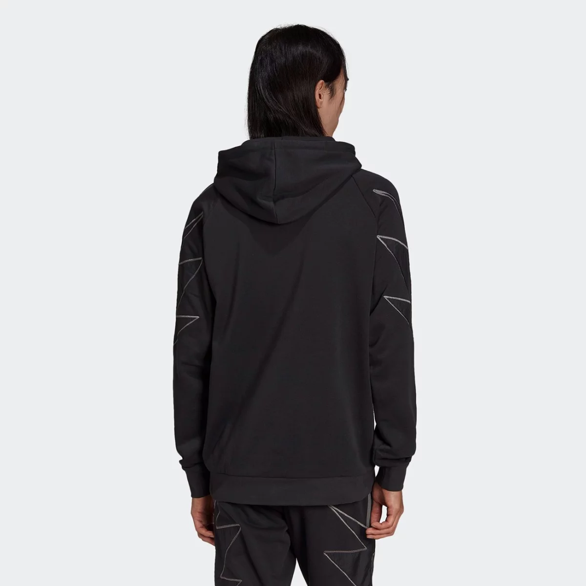 he4709_app_on-model_back_gradient-huge-665776740d83b