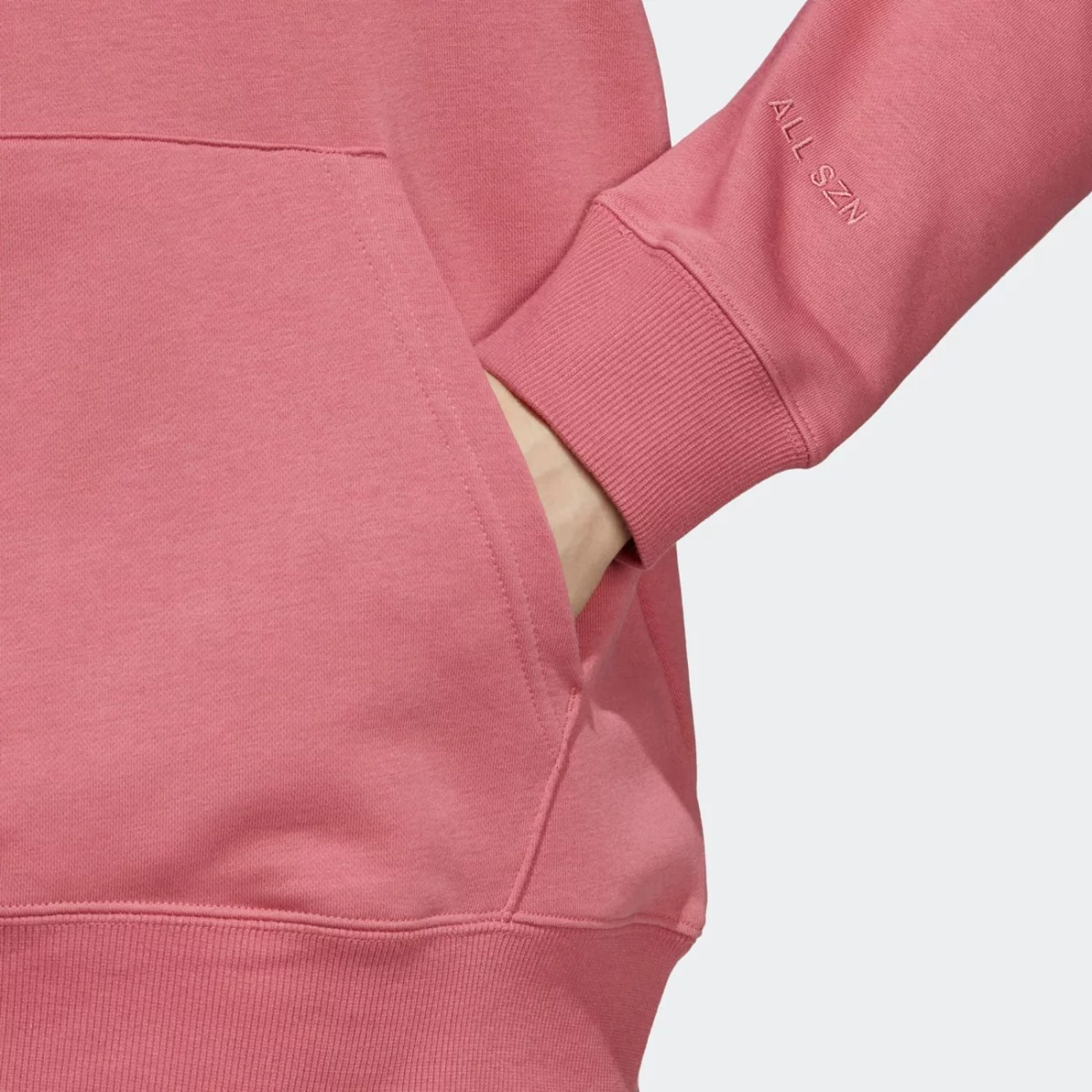ic9762_7_apparel_on-model_detail-view-1_grey-huge-6657a20f9d442
