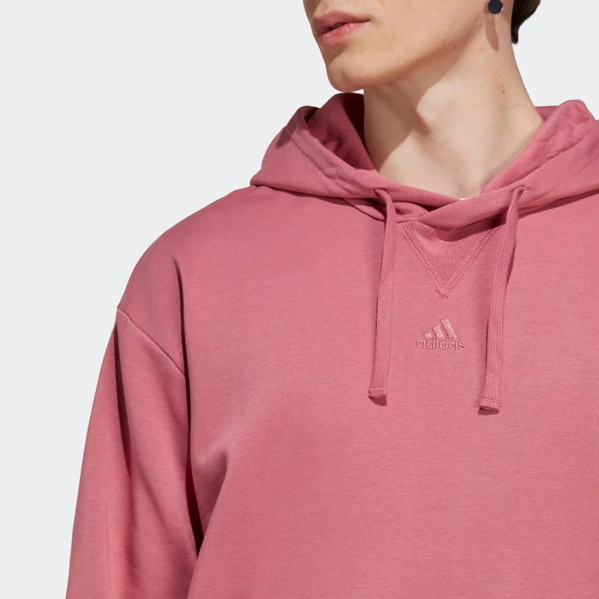 ic9762_8_apparel_on-model_detail-view-2_grey-huge-6657a211968bb