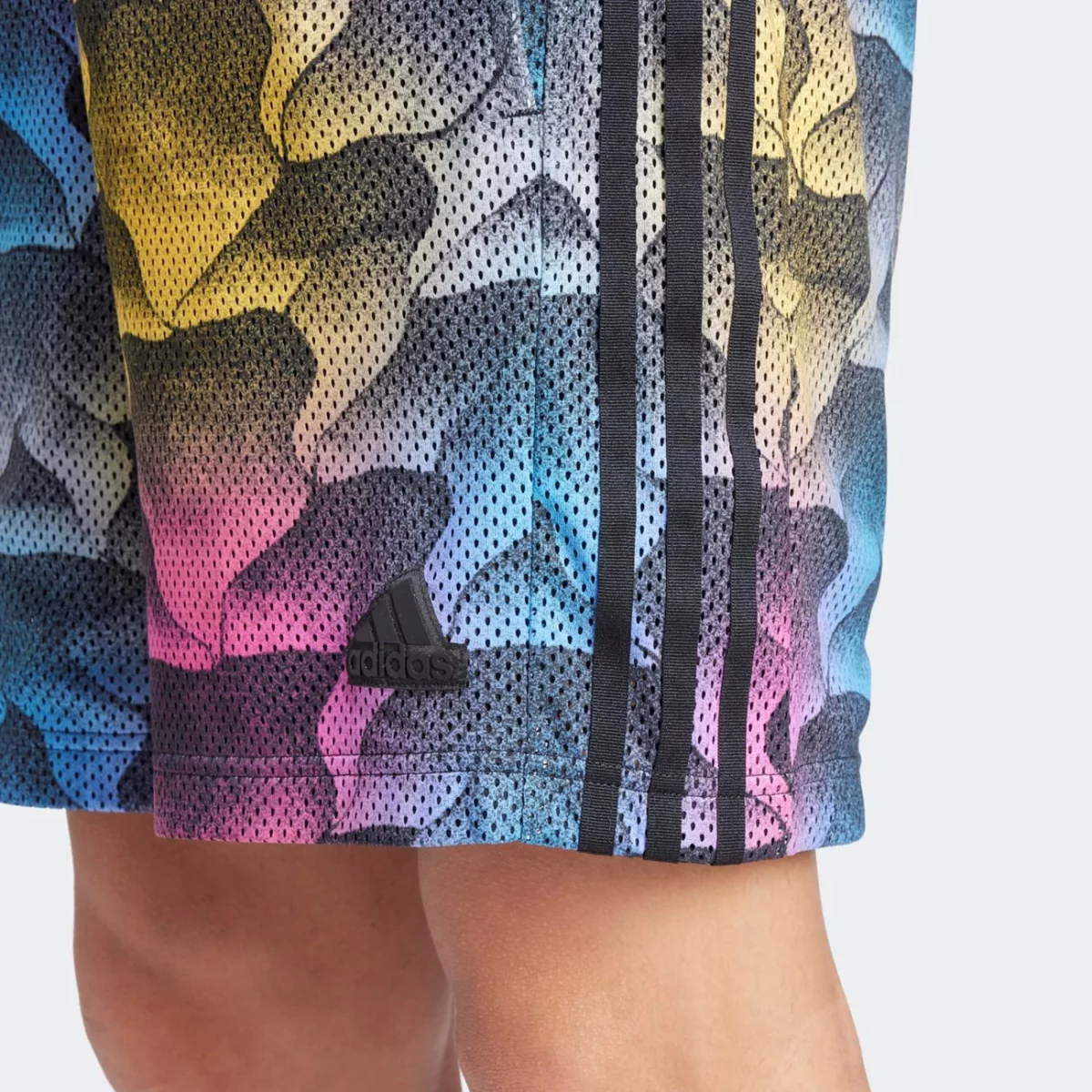 is1533_6_apparel_on-model_detail-view-1_grey-huge-6657b1b688891