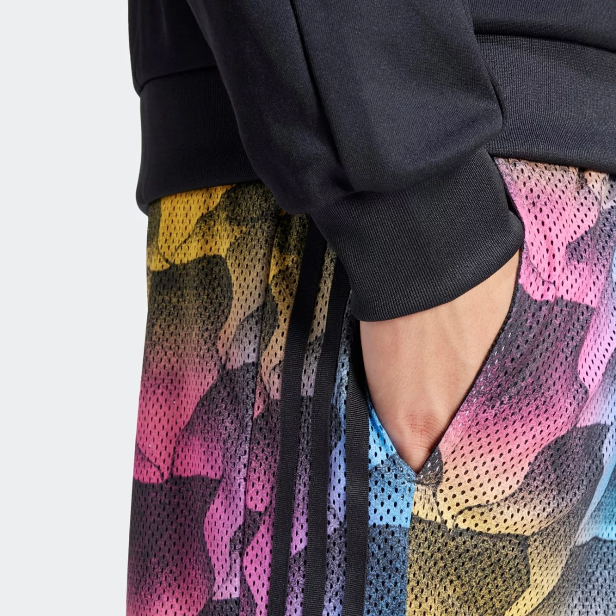 is1533_7_apparel_on-model_detail-view-2_grey-huge-6657b1b88bf31