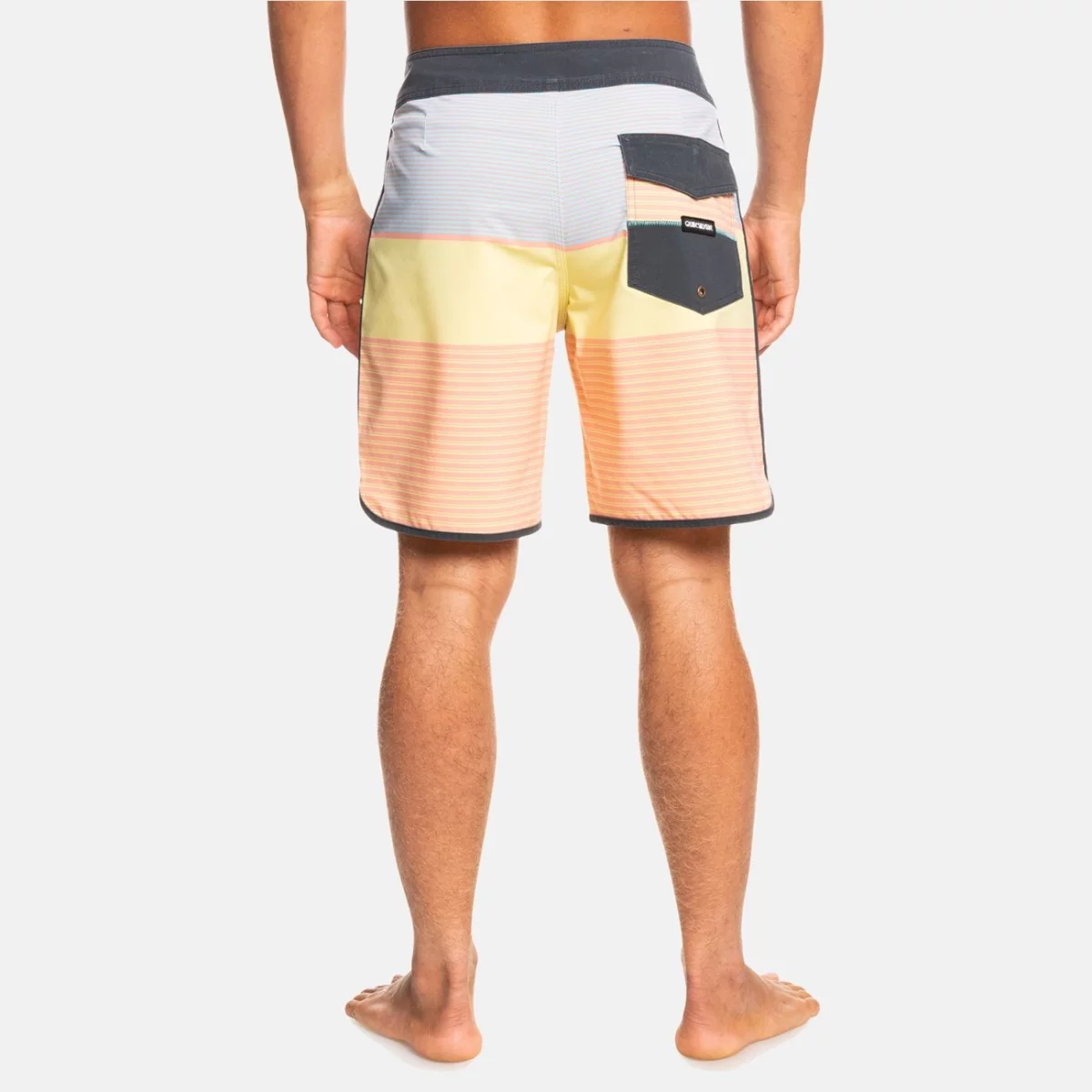 eqybs04651_quiksilver-w_mgk6_bck1-huge-66578747b8a70