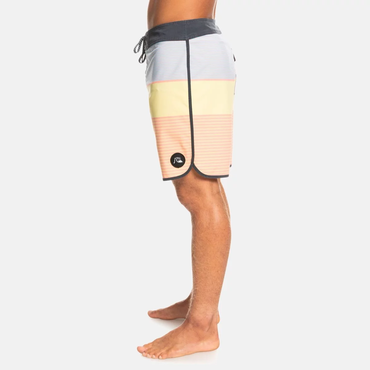 eqybs04651_quiksilver-w_mgk6_frt2-huge-6657874b0a988