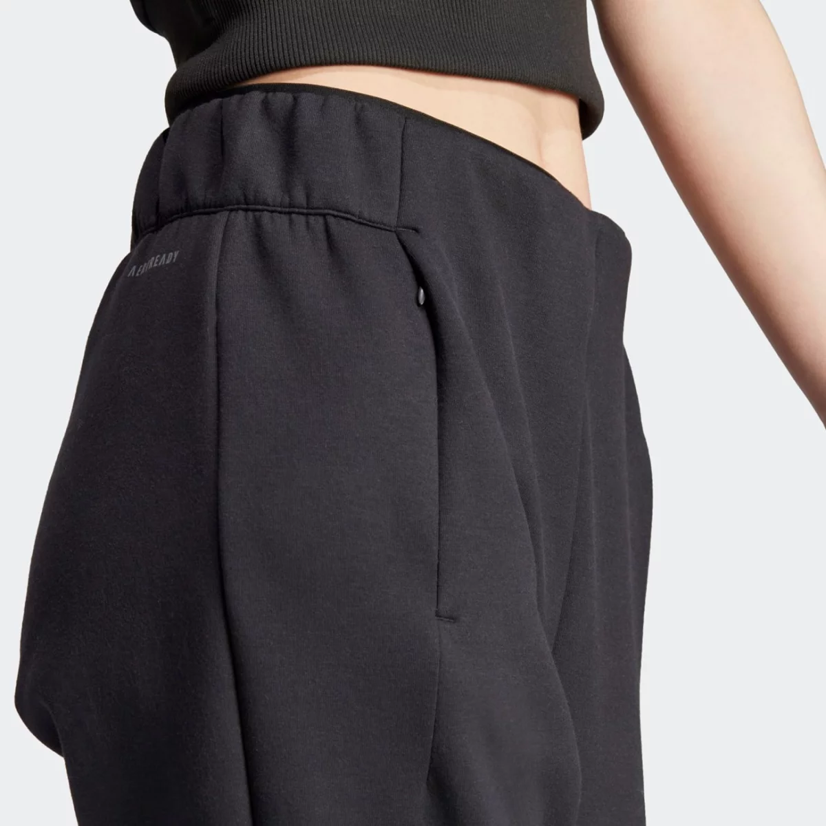 in5136_7_apparel_on-model_detail-view-2_grey-huge-6657a58eb8286