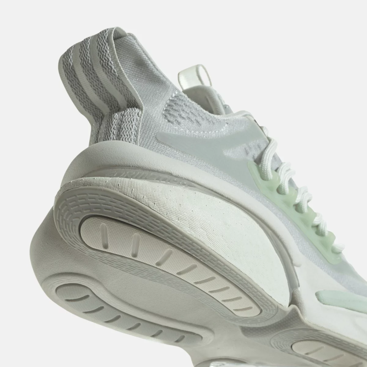 ig3733_9_footwear_photography_detail-view-2_transparent-huge-6658418035443
