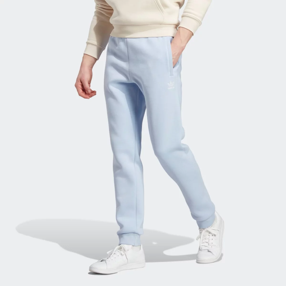 ia4832_3_apparel_on-model_standard-view_grey-huge-6657a12fd1535