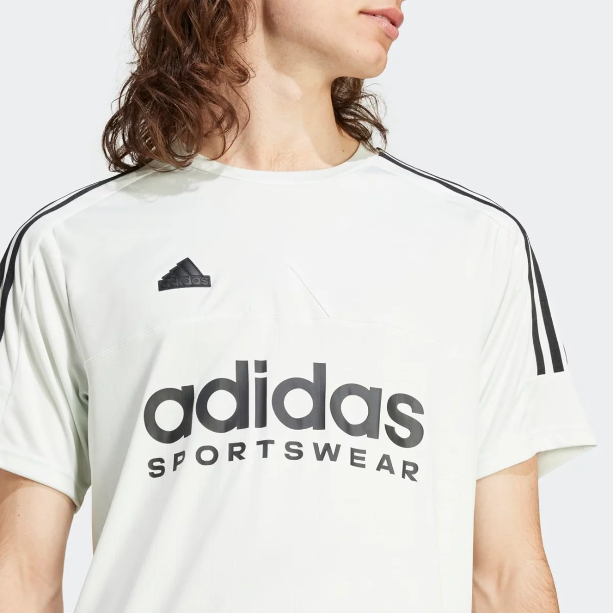 is1502_8_apparel_on-model_detail-view-2_grey-huge-6657b19e56fe2