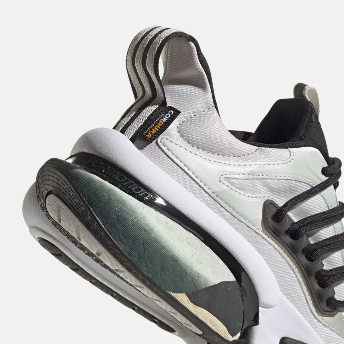 ig3639_9_footwear_photography_detail-view-2_transparent-huge-6658400001812