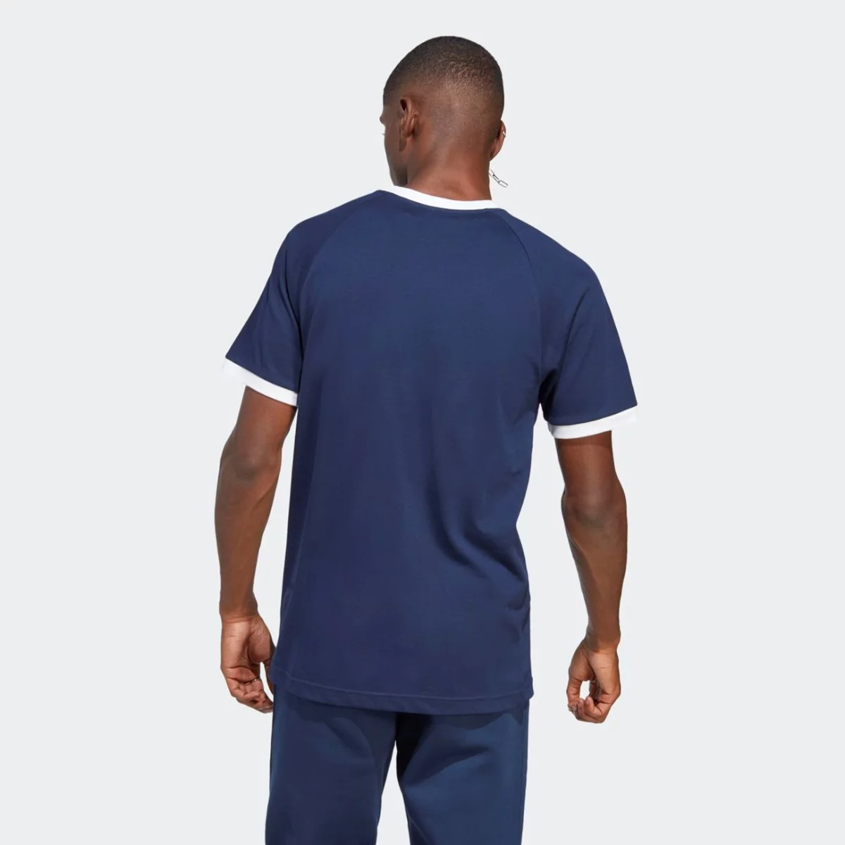 ia4850_5_apparel_on-model_back-view_grey-huge-6657a2474cac1