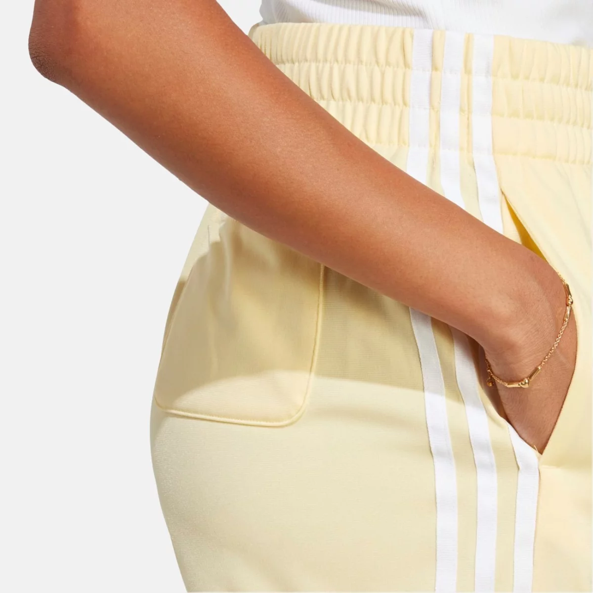 ib7425_7_apparel_on-model_detail-view-2_grey-huge-66579ff8709f8
