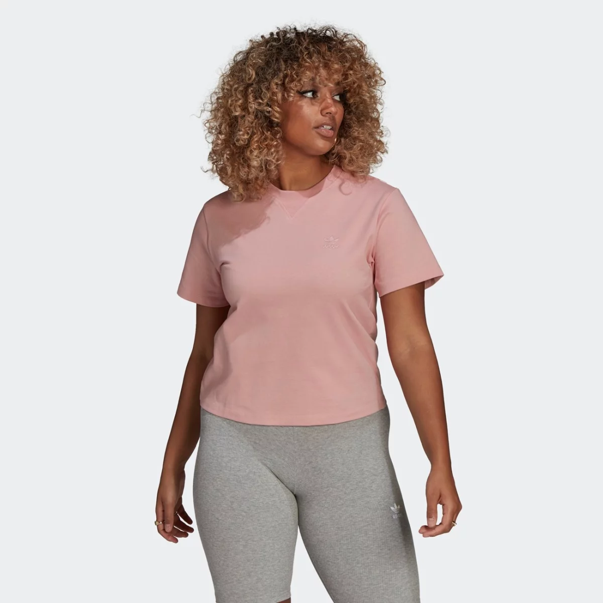 he6890_app_on-model_standard_gradient-huge-66577714ea0e7