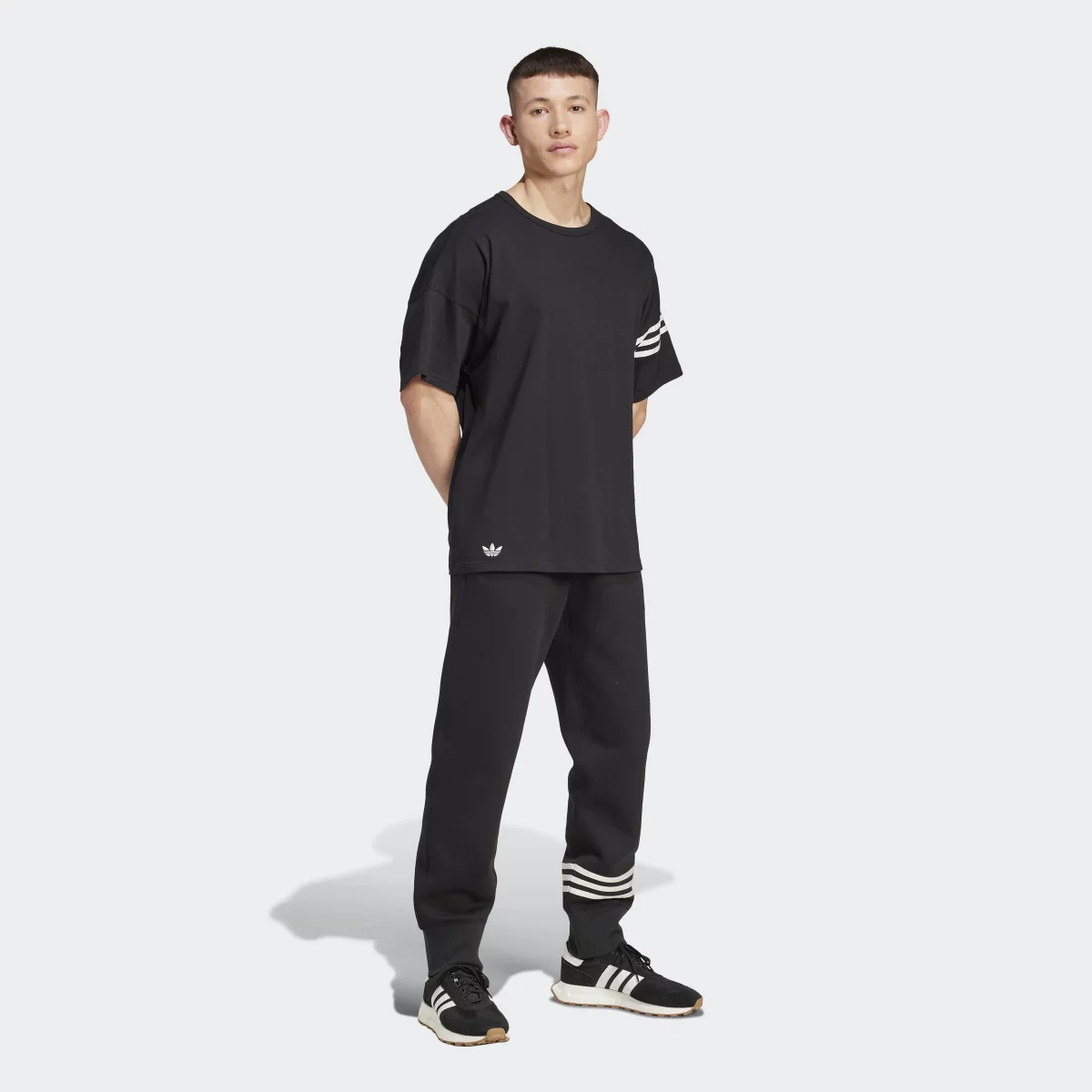 67124a6aeec9dIW0973_5_APPAREL_On_Model_Walking_View_grey