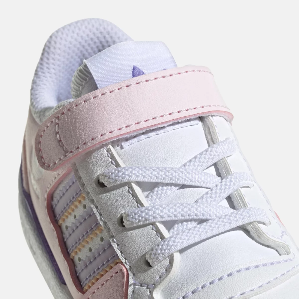 gy8200_8_footwear_photography_detail-view-1_transparent-huge-665808af10219