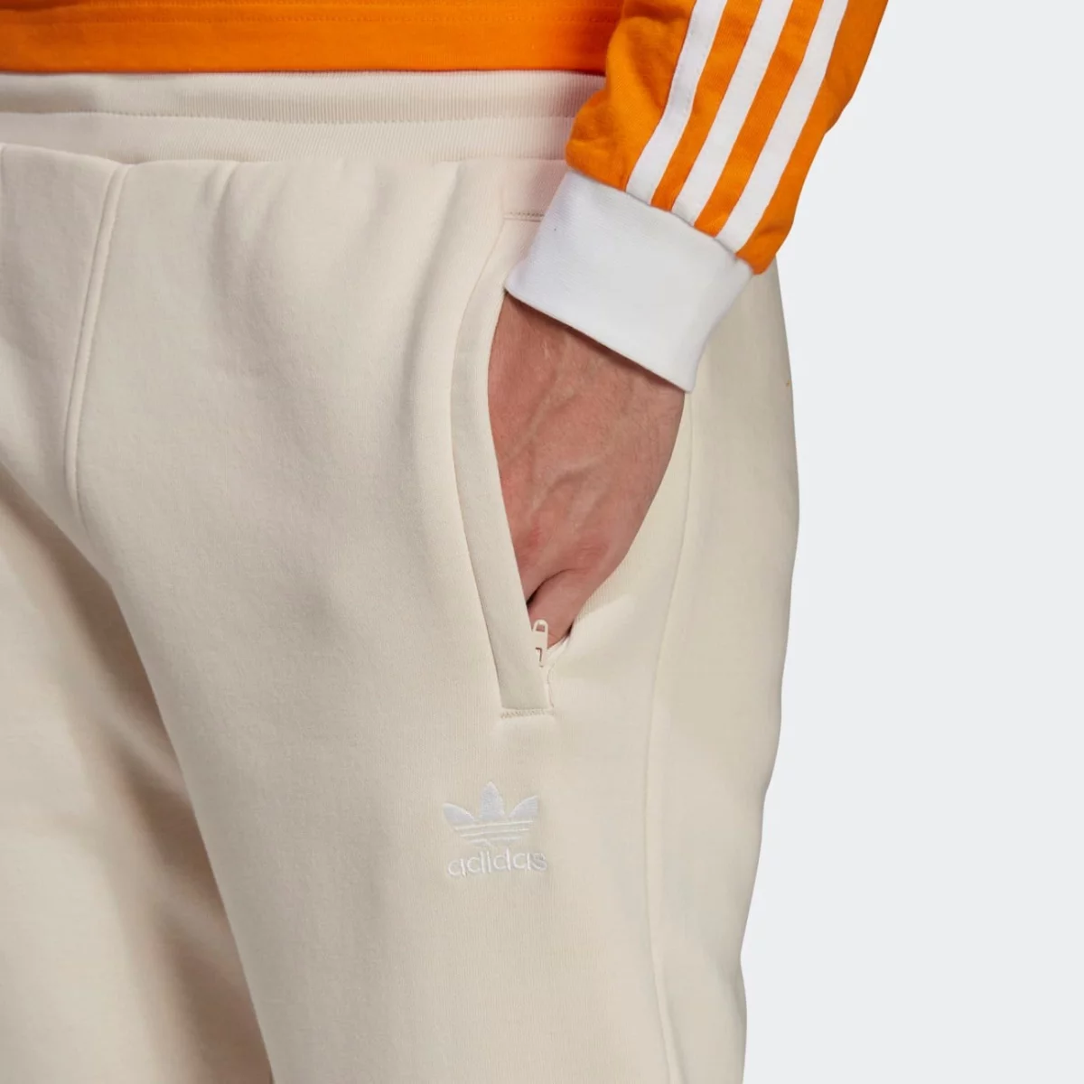 he9410_6_apparel_on-model_detail-view-1_grey-huge-6657941a6df3b