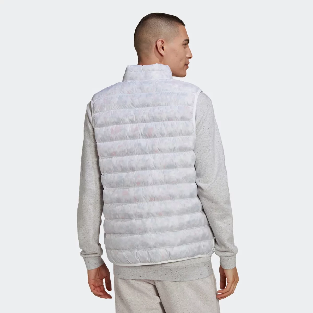 hk7539_5_apparel_on-model_back-view_grey-huge-6657927c412c7