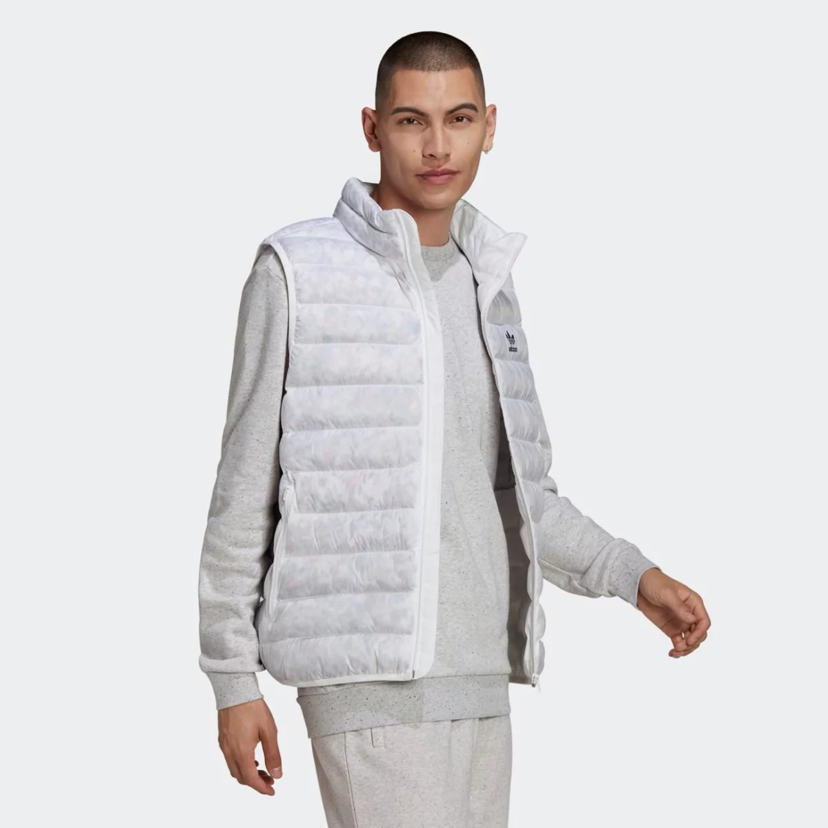 hk7539_7_apparel_on-model_walking-view_grey-huge-6657927adb03f