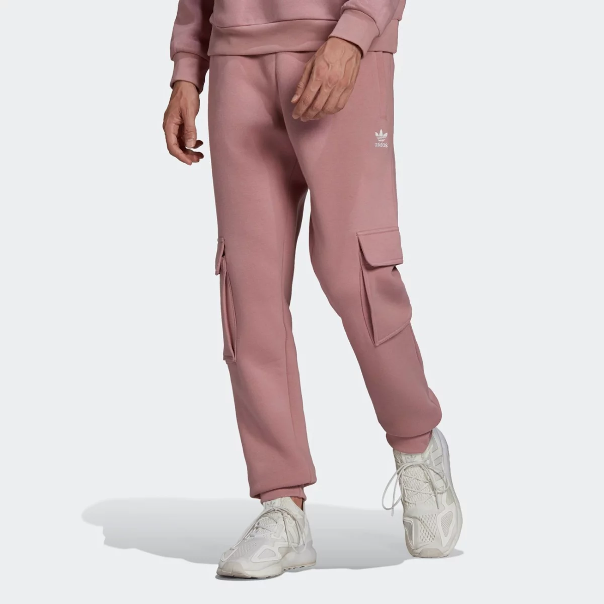 he6988_app_on-model_standard_gradient-huge-6657772b70db5