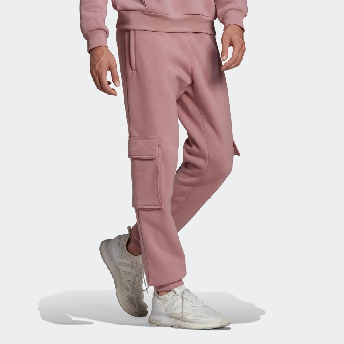 he6988_app_on-model_walking_gradient-huge-6657772e5c5d7