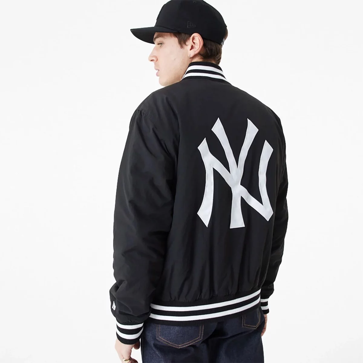 new-york-yankees-mlb-black-bomber-jacket-60416304-center-huge-6657ac7e38b5c