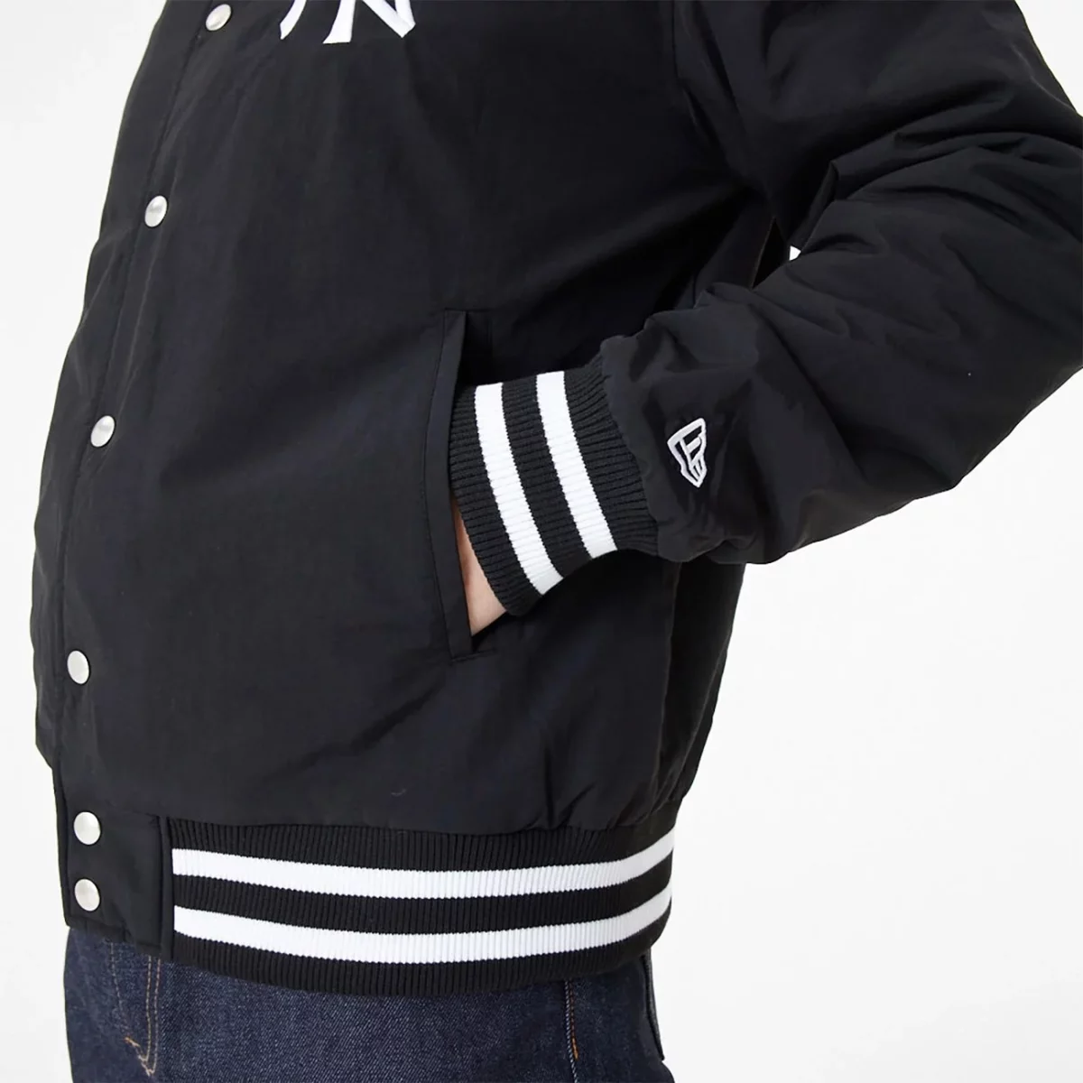 new-york-yankees-mlb-black-bomber-jacket-60416304-right-huge-6657ac81e2c74