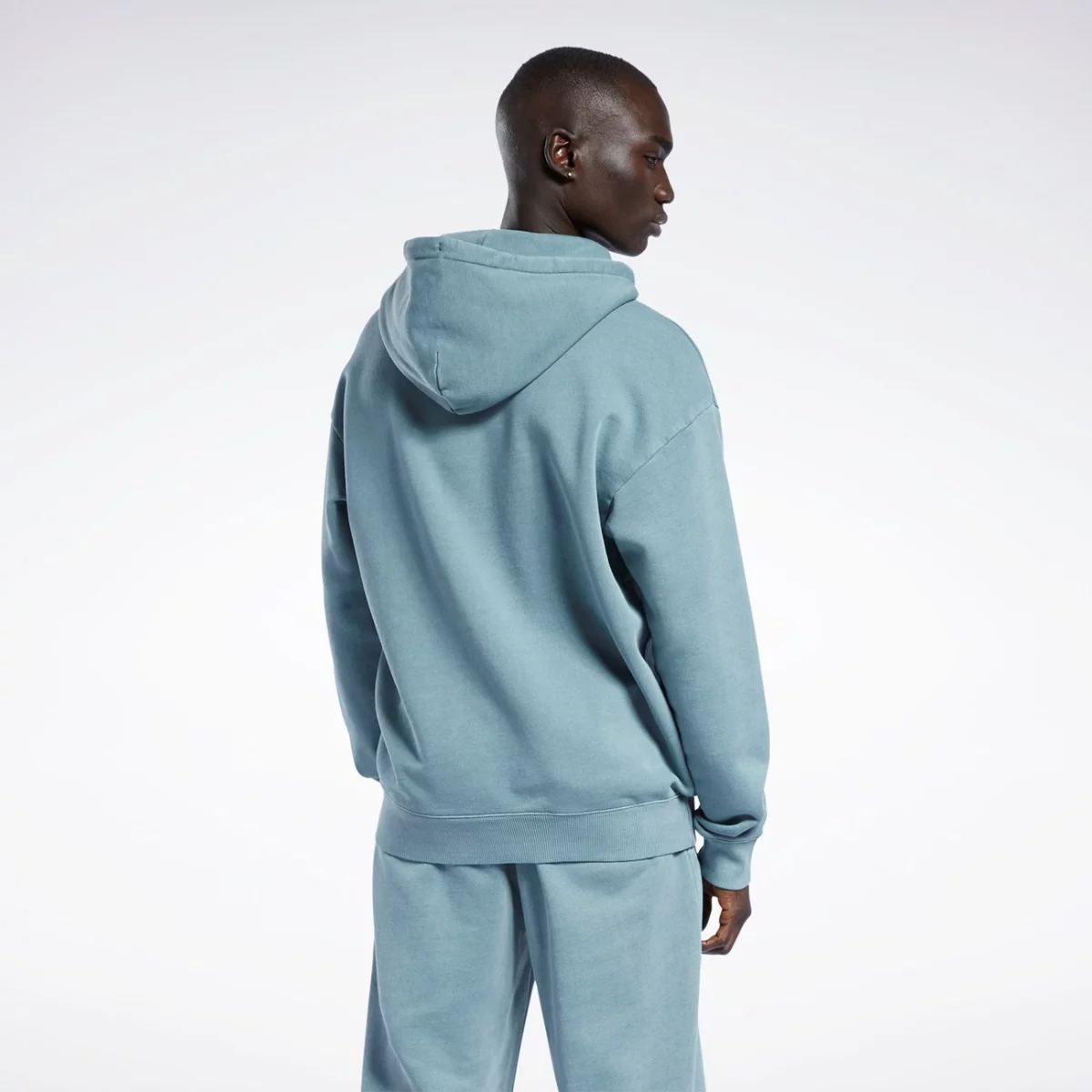 gs9161_app_on-model_back_gradient-huge-665765e4e864c