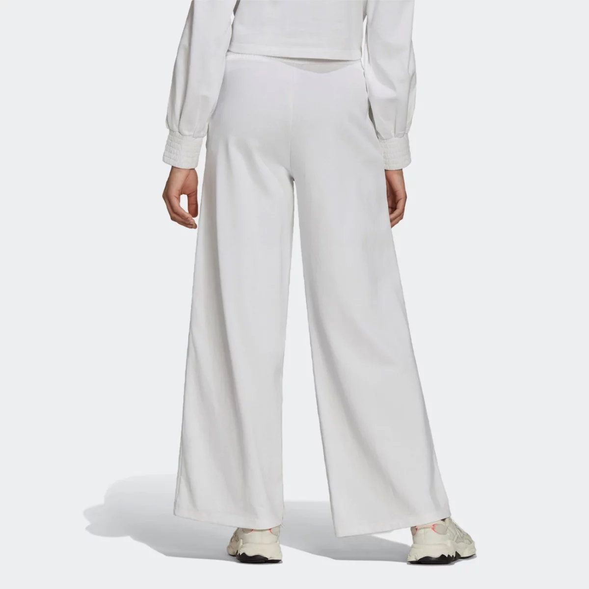h17935_app_on-model_back_gradient-huge-6657616ed2535