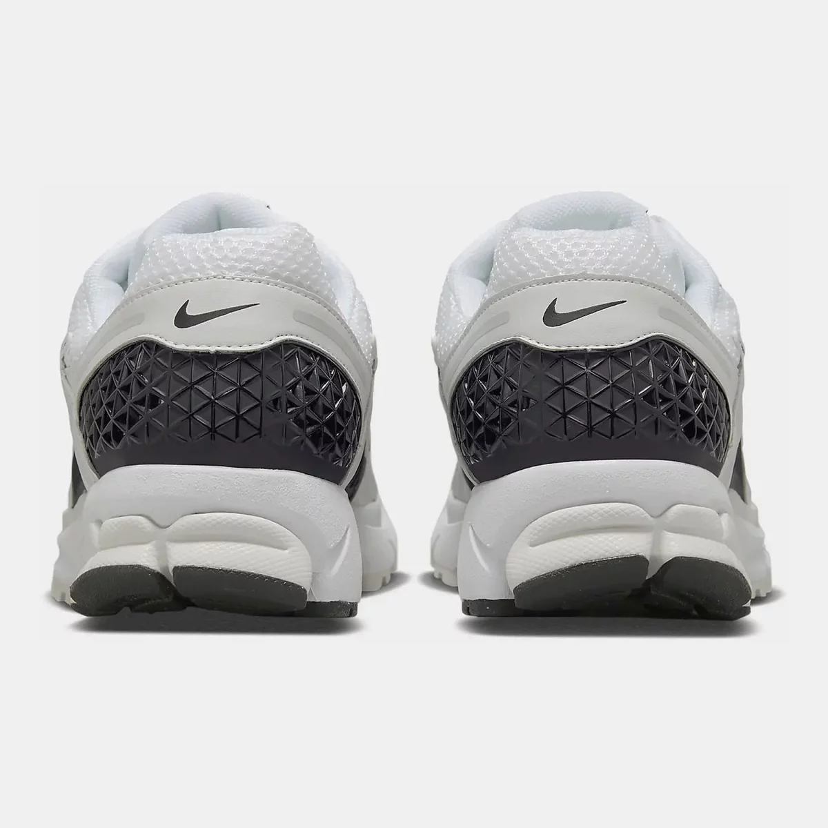 66e834d3bb953NIKE_ZOOM_VOMERO_5_4_