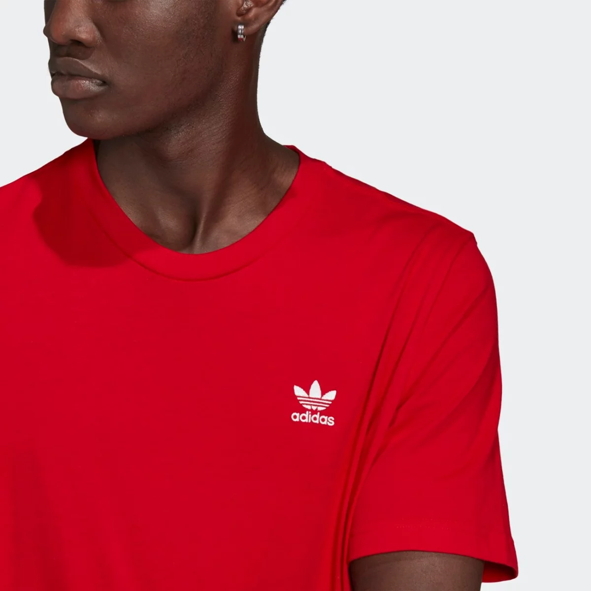 gn3408_app_on-model_detail-1_gradient-huge-665753e7d267f