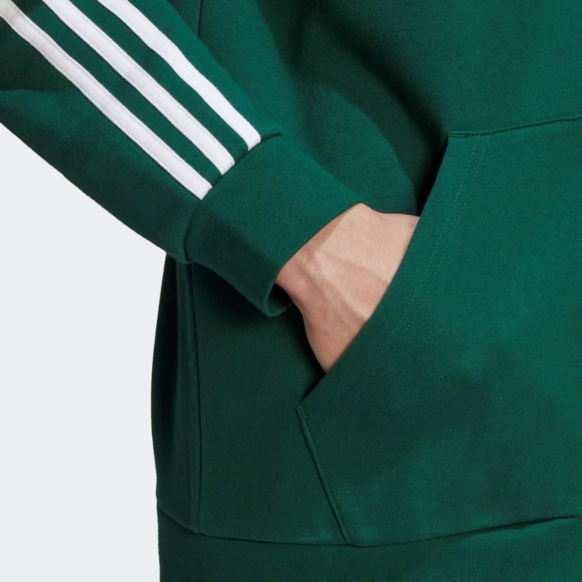 gd9946_app_on-model_detail-2_gradient-huge-66574811978a7
