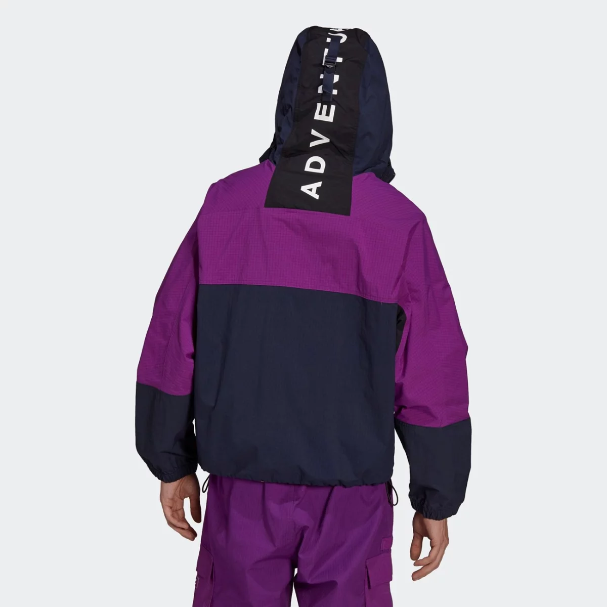 h09047_app_on-model_back_gradient-huge-665762b94a1e3