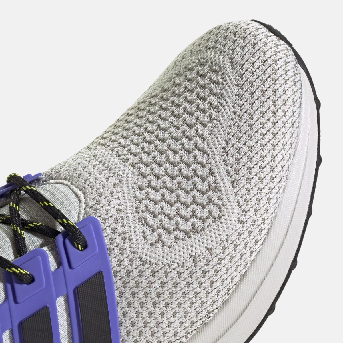 672caac154adbIH5403_9_FOOTWEAR_Photography_Detail_View_2_transparent