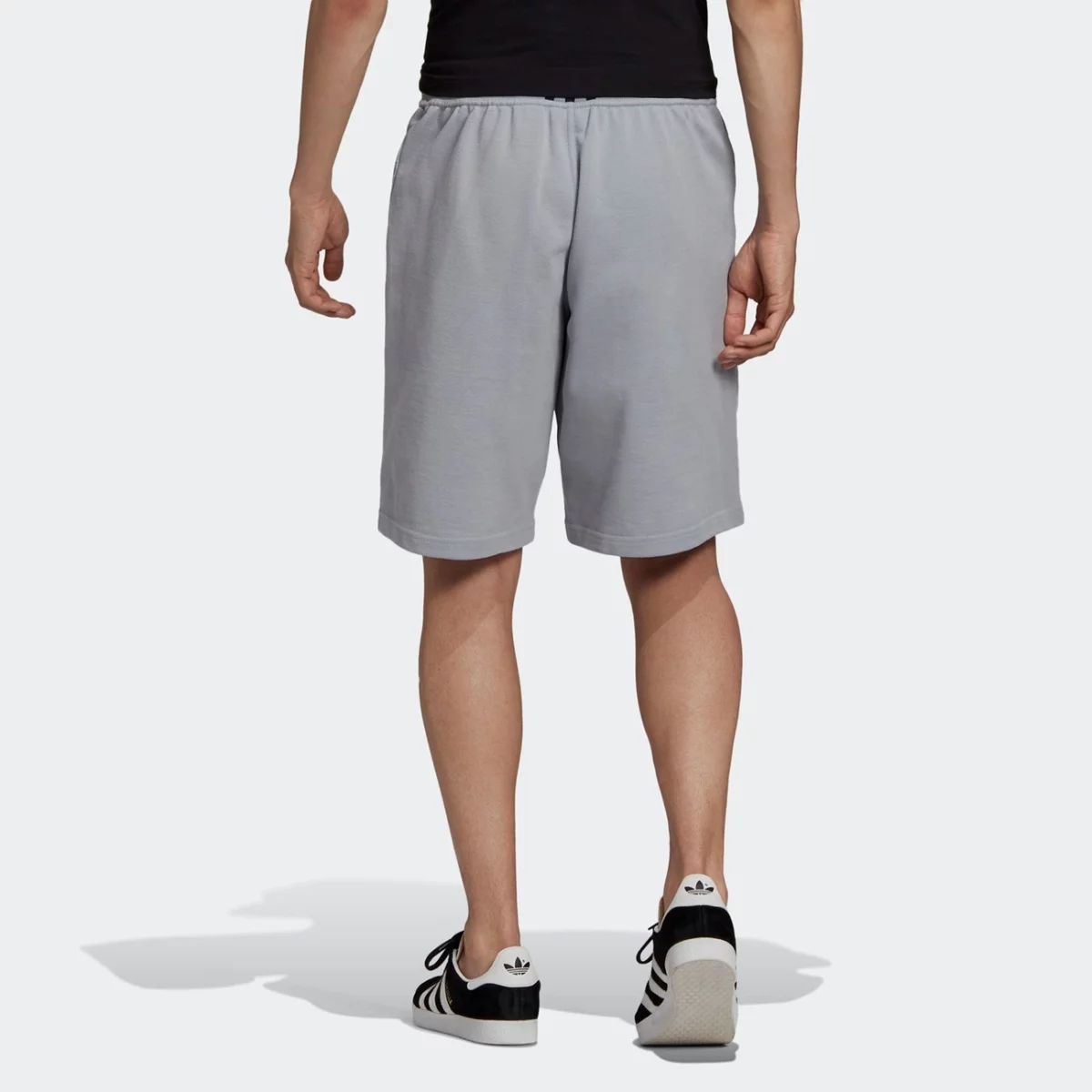 gn3335_app_on-model_back_gradient-huge-6657560b9b94c