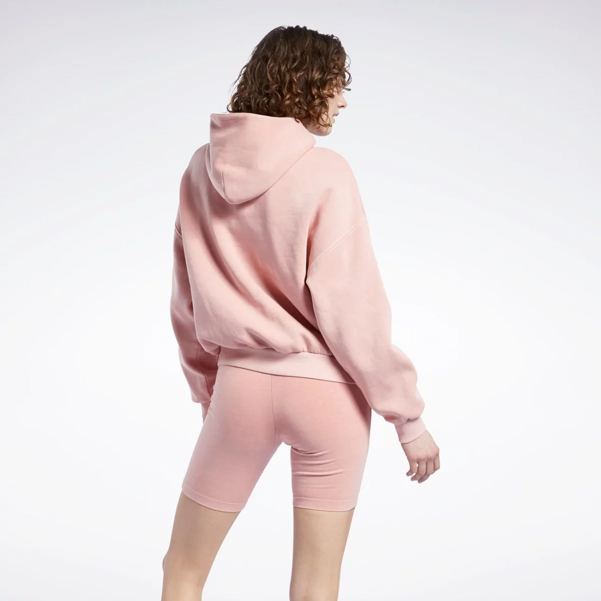 h41359_app_on-model_back_gradient-huge-6657646e93b05